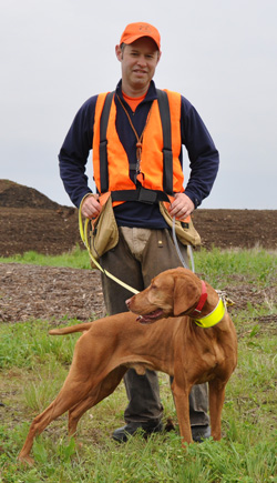 Aaron makes his re-debut handling with his special Vizsla-boy, Remus