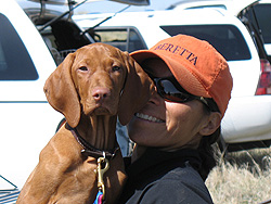 Puppy Vizsla Trip with Mel at a hunt test